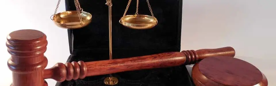 court scales gavel